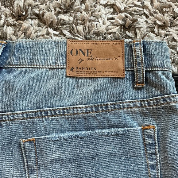 One Teaspoon Light Wash Heartland Viper Bandits Denim Black Fringe Shorts - Picture 6 of 7